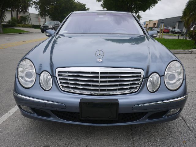 Mercedes-Benz E-Class 2004 photo 18