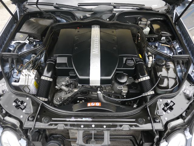 Mercedes-Benz E-Class 2004 photo 19