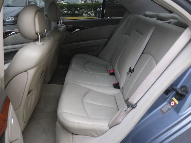 Mercedes-Benz E-Class 2004 photo 9