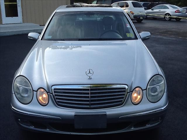 Mercedes-Benz E-Class 2004 photo 1