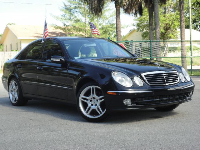 Mercedes-Benz E-Class 2004 photo 2