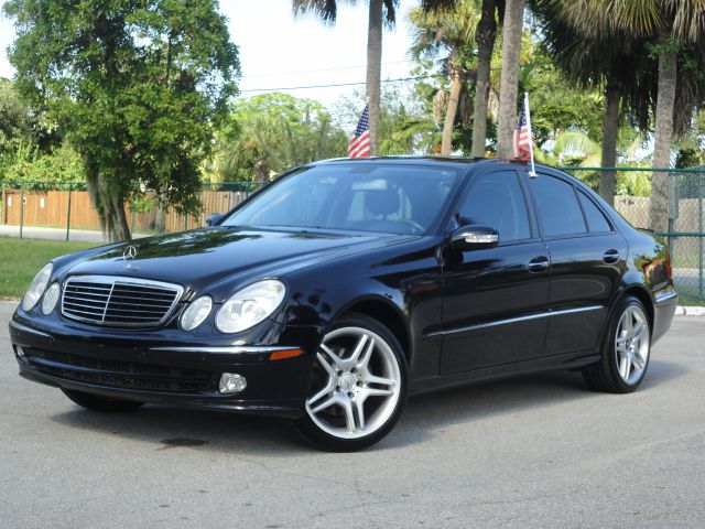 Mercedes-Benz E-Class 2004 photo 4