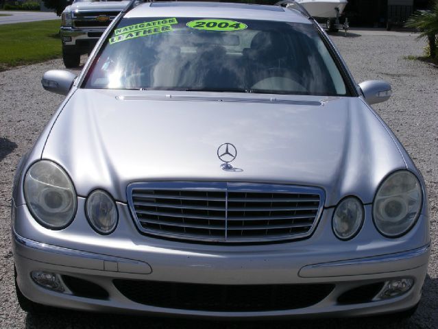 Mercedes-Benz E-Class 2004 photo 2