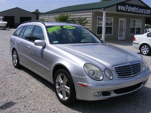 Mercedes-Benz E-Class 2004 photo 3