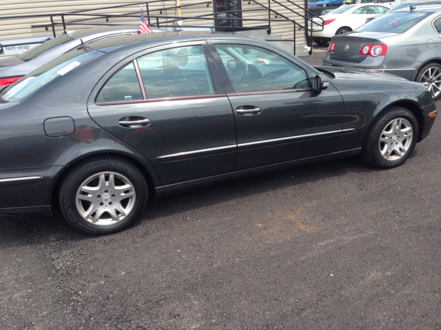 Mercedes-Benz E-Class 2004 photo 1