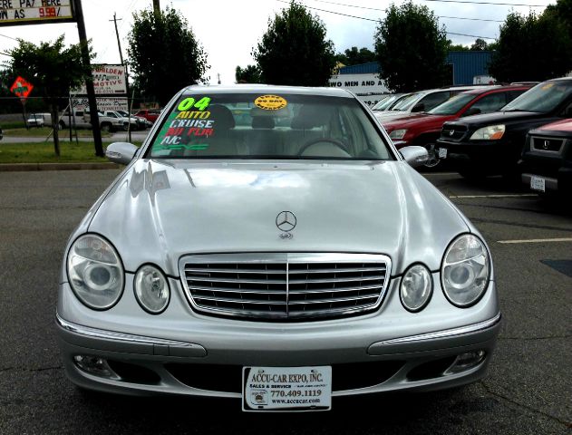Mercedes-Benz E-Class 2004 photo 1