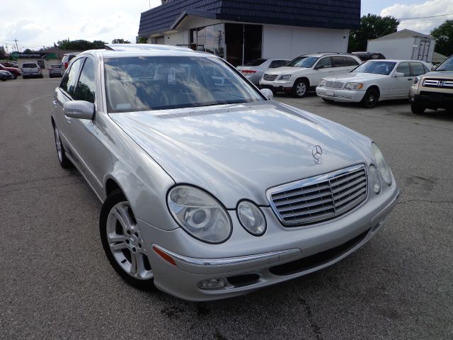 Mercedes-Benz E-Class 2004 photo 1
