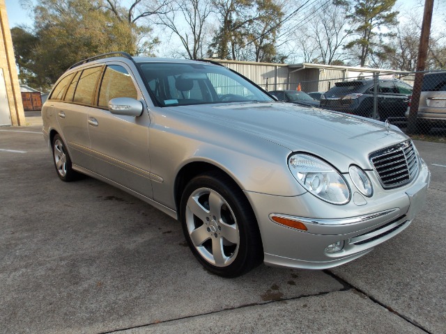 Mercedes-Benz E-Class 2004 photo 1