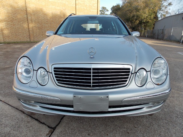 Mercedes-Benz E-Class 2004 photo 3