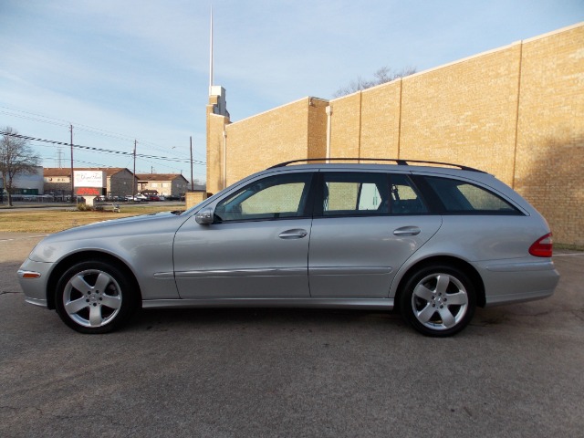 Mercedes-Benz E-Class 2004 photo 4