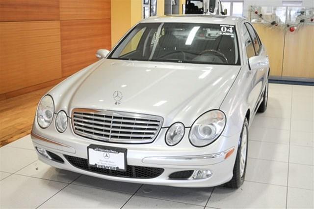 Mercedes-Benz E-Class 2004 photo 1