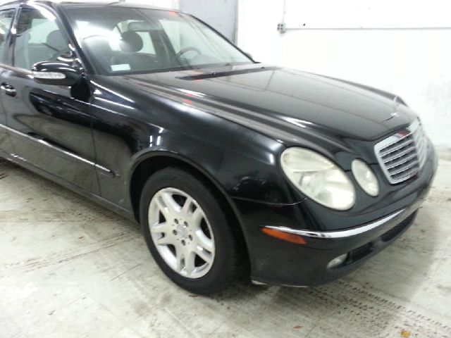 Mercedes-Benz E-Class 2004 photo 1