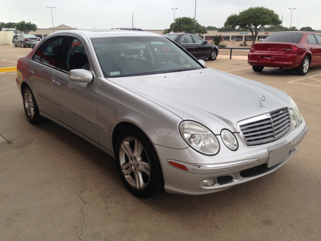 Mercedes-Benz E-Class 2004 photo 1