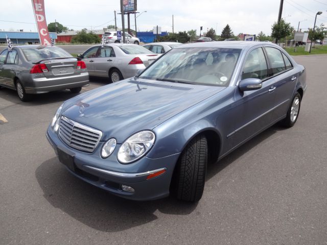 Mercedes-Benz E-Class 2004 photo 3