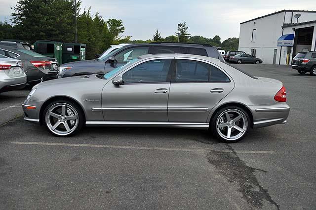 Mercedes-Benz E-Class 2004 photo 2
