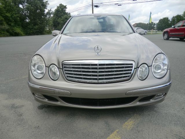 Mercedes-Benz E-Class 2004 photo 1