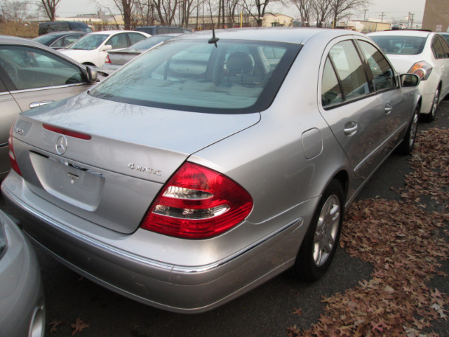 Mercedes-Benz E-Class 2005 photo 4
