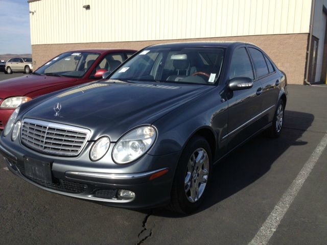 Mercedes-Benz E-Class 2005 photo 1