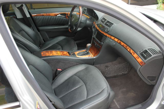 Mercedes-Benz E-Class 2005 photo 1