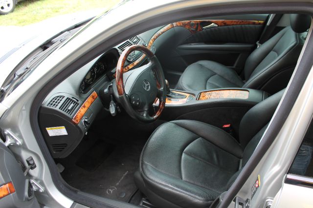 Mercedes-Benz E-Class 2005 photo 3