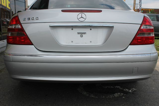 Mercedes-Benz E-Class 2005 photo 5