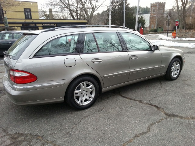 Mercedes-Benz E-Class 2005 photo 1