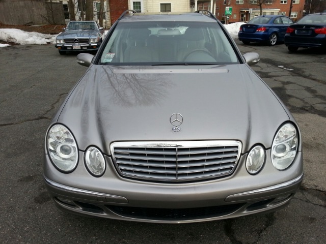 Mercedes-Benz E-Class 2005 photo 3