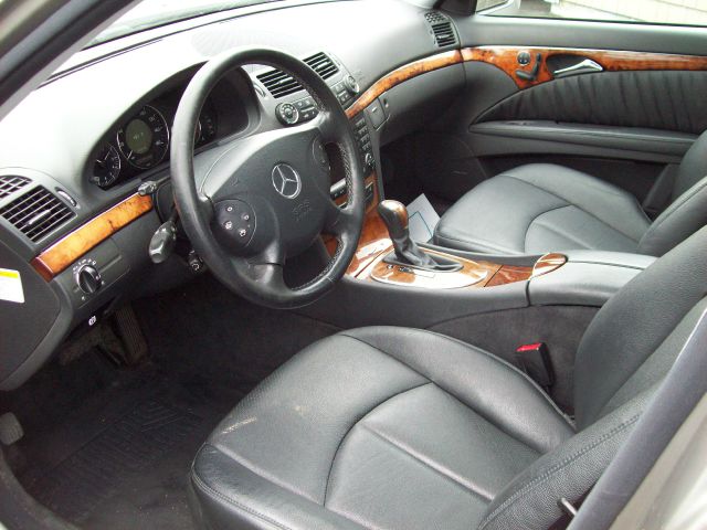 Mercedes-Benz E-Class 2005 photo 3