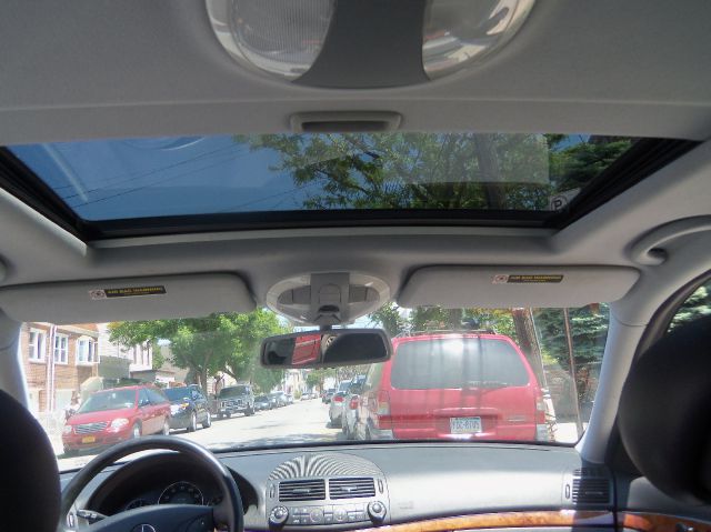 Mercedes-Benz E-Class 2005 photo 1