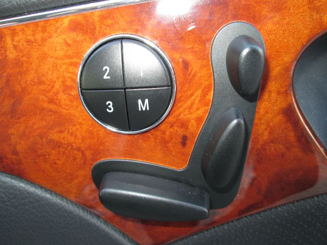 Mercedes-Benz E-Class 2005 photo 31