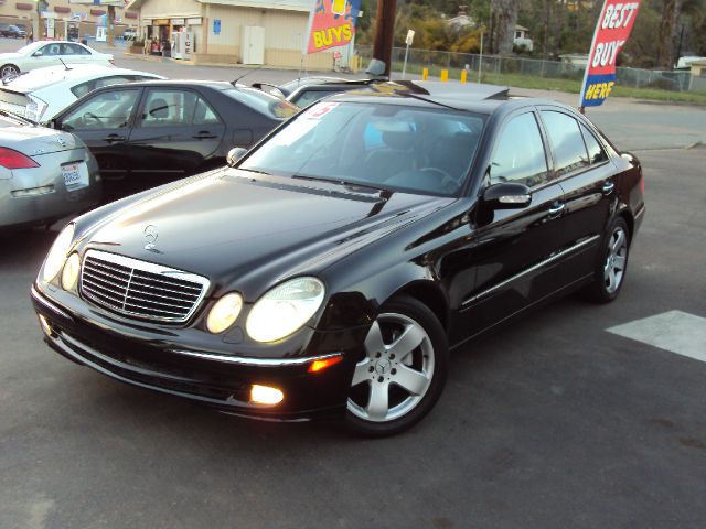 Mercedes-Benz E-Class 2005 photo 4