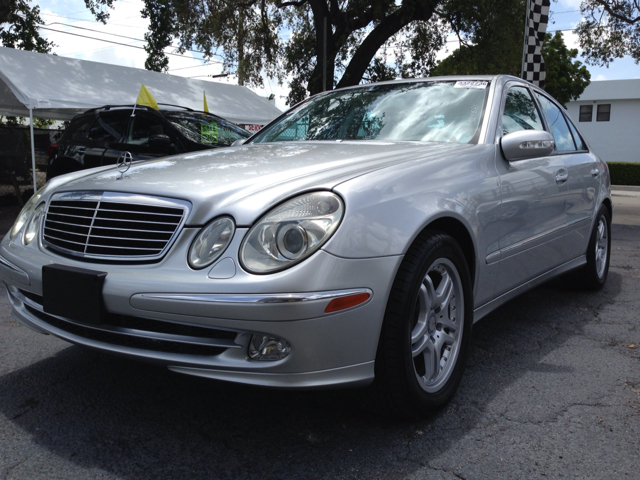 Mercedes-Benz E-Class 2005 photo 1
