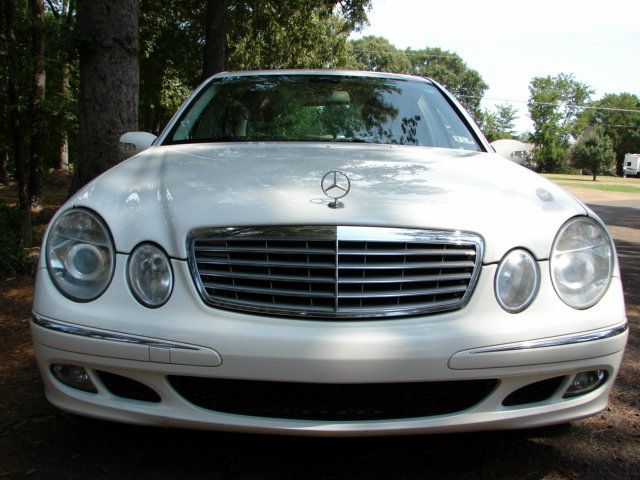Mercedes-Benz E-Class 2005 photo 1