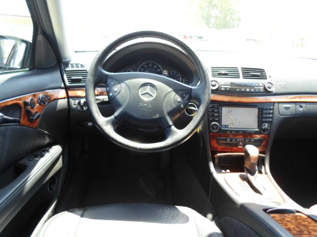 Mercedes-Benz E-Class 2005 photo 14