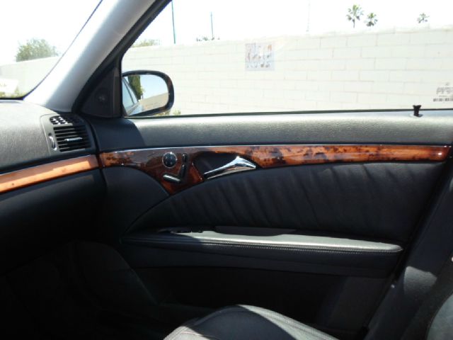 Mercedes-Benz E-Class 2005 photo 18