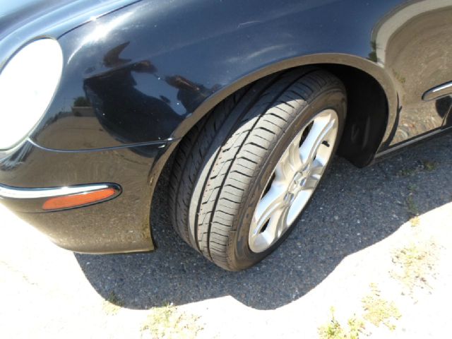 Mercedes-Benz E-Class 2005 photo 21