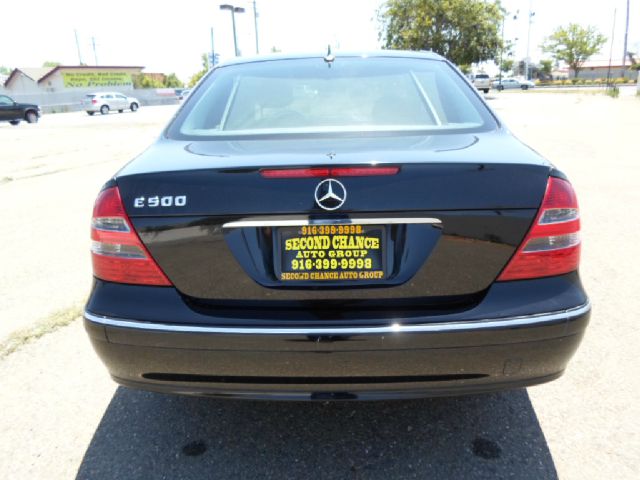 Mercedes-Benz E-Class 2005 photo 23