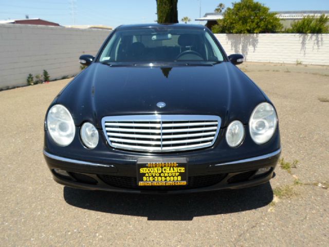 Mercedes-Benz E-Class 2005 photo 24