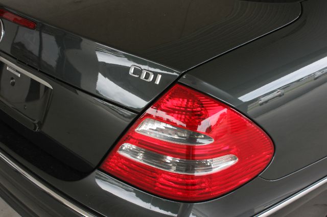 Mercedes-Benz E-Class 2005 photo 3