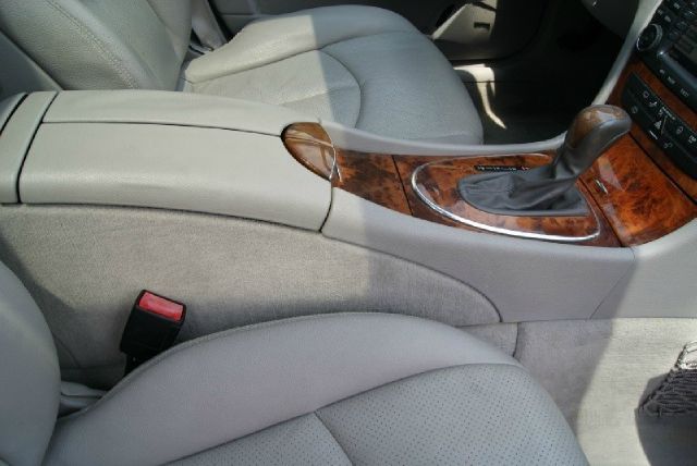 Mercedes-Benz E-Class 2005 photo 1