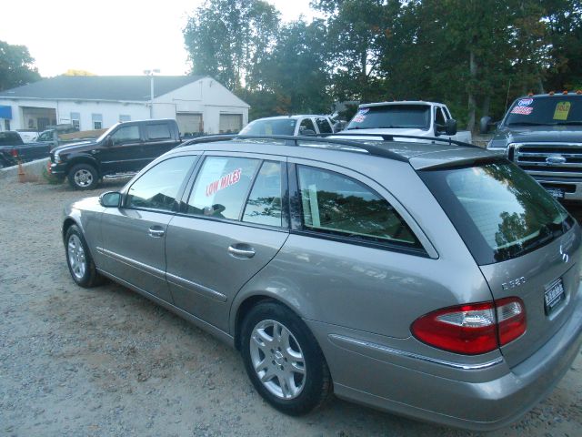 Mercedes-Benz E-Class 2005 photo 1