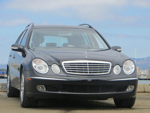Mercedes-Benz E-Class 2005 photo 1