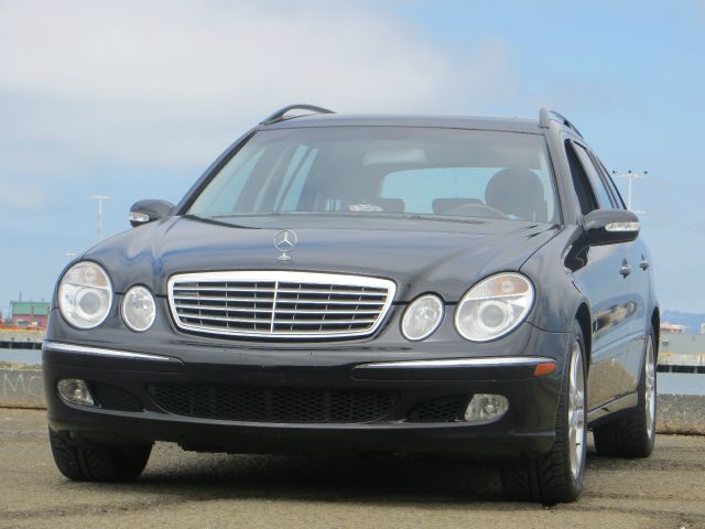 Mercedes-Benz E-Class 2005 photo 3