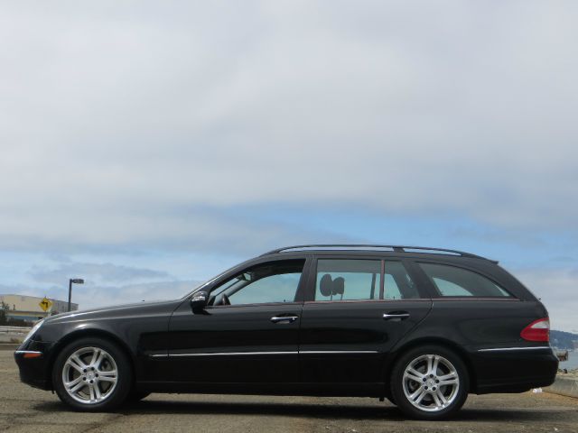 Mercedes-Benz E-Class 2005 photo 4