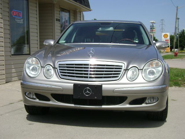 Mercedes-Benz E-Class 2005 photo 3
