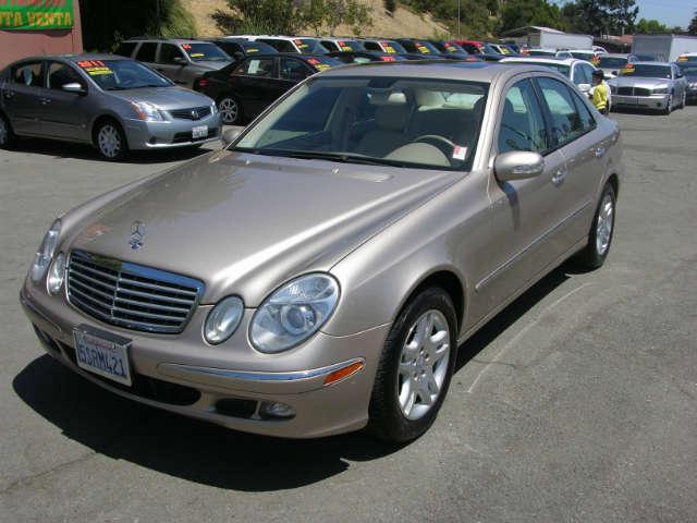 Mercedes-Benz E-Class 2006 photo 2