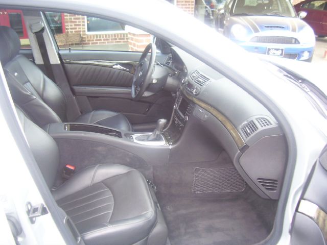 Mercedes-Benz E-Class 2006 photo 3