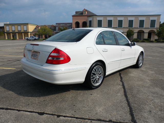 Mercedes-Benz E-Class 2006 photo 1