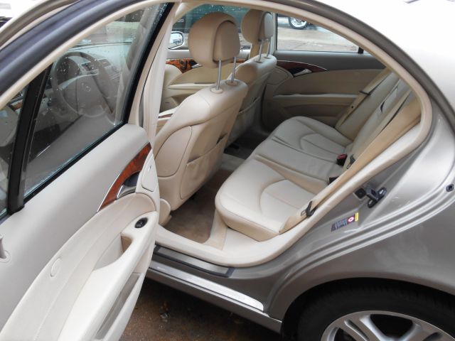 Mercedes-Benz E-Class 2006 photo 2