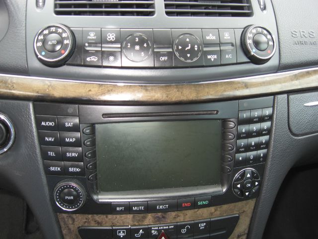 Mercedes-Benz E-Class 2006 photo 35